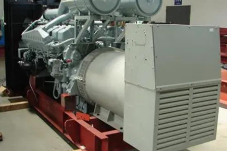 三菱發電機組油壓過低該如何處理？